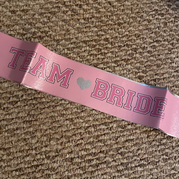 Team bride (5 sashes) - Picture 4 of 4